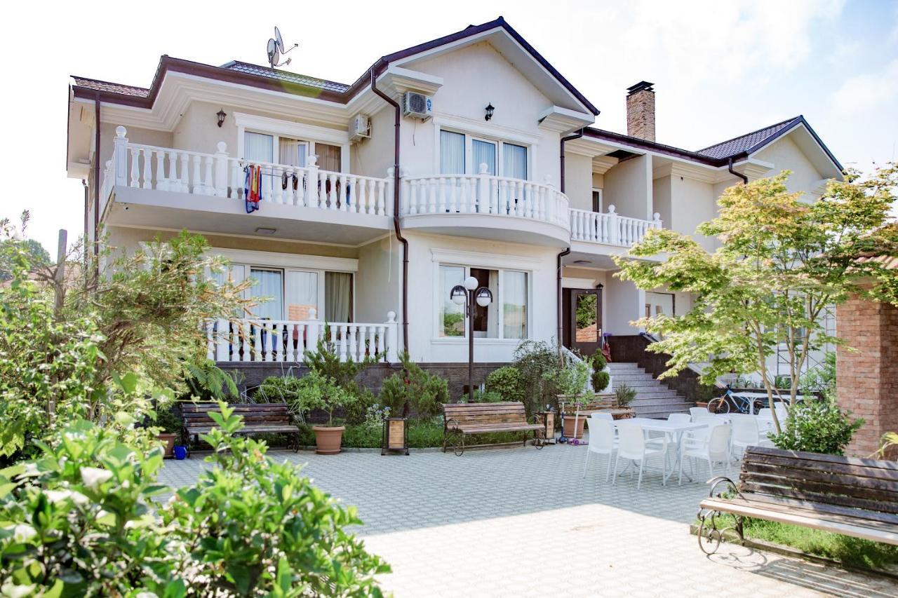 Guest House Sofia 코불레티 외부 사진